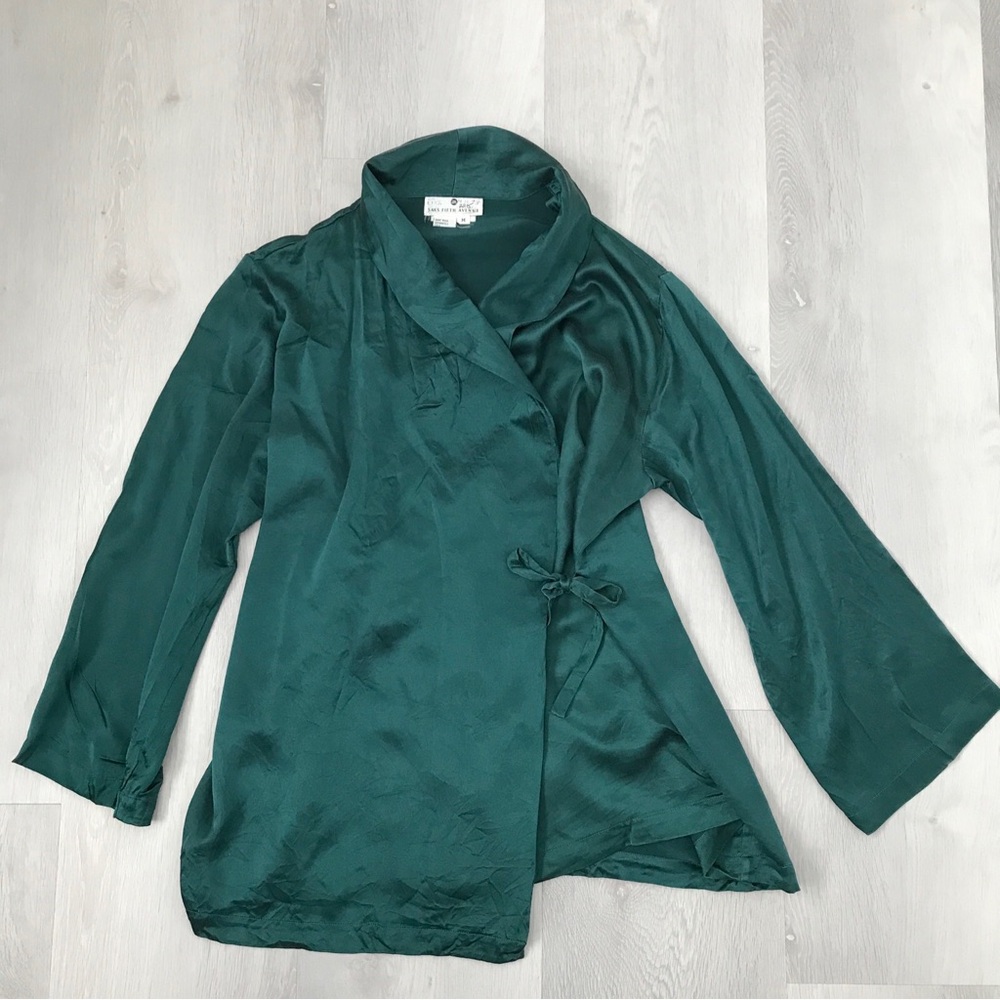 SAKS FIFTH AVE 100% SILK PJ TOP GREEN LONG SLEEVES WRAP TIE VINTAGE MEDIUM